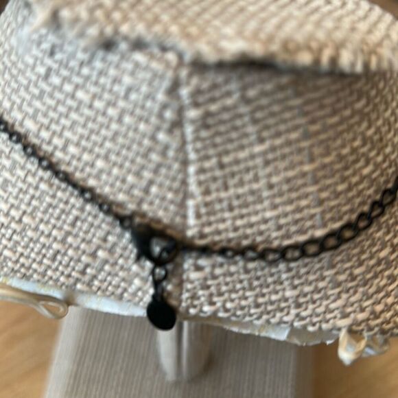 CH Carolina Herrera black dangle necklace - Picture 5 of 5